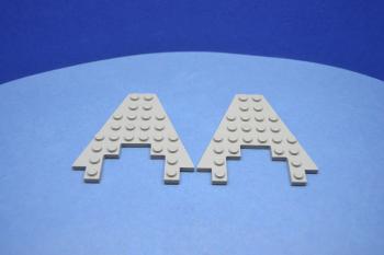 Preview: LEGO 2 x FlÃ¼gelplatte althell grau Light Gray Wedge Plate 8x8 with Cutout 6104 