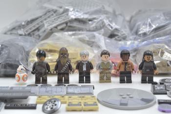 Preview: LEGO Set 75105 Star Wars Episode 7 mit BA Millennium Falcon with instruction