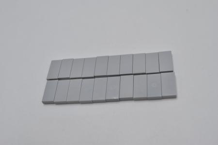 LEGO 30 x Fliesen neuhell grau Light Bluish Gray Tile 1x2 with Groove 3069b