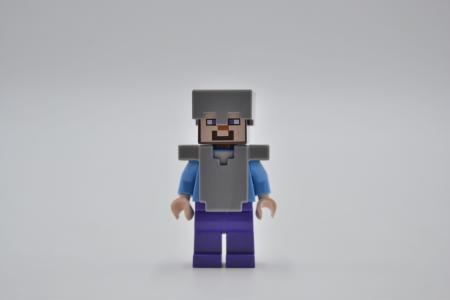 LEGO Figur Minifigur Minifiguren Minifigs Minecraft Steve Helmet and Amor min013