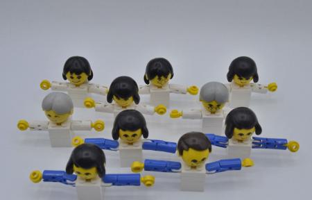 LEGO 10 x alte Großkopf Figuren Kopfbedeckung Classic Oma weiß blau