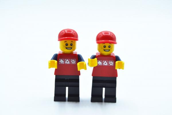 LEGO 2 x Figur Minifigur City Junge mit Cap rot cty447 aus Set AB012013NL