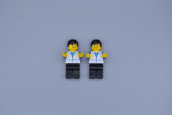 LEGO 2 x Figur trn094 Minifig Mann mit schwarzen Beinen 2 weiÃŸe Taschen